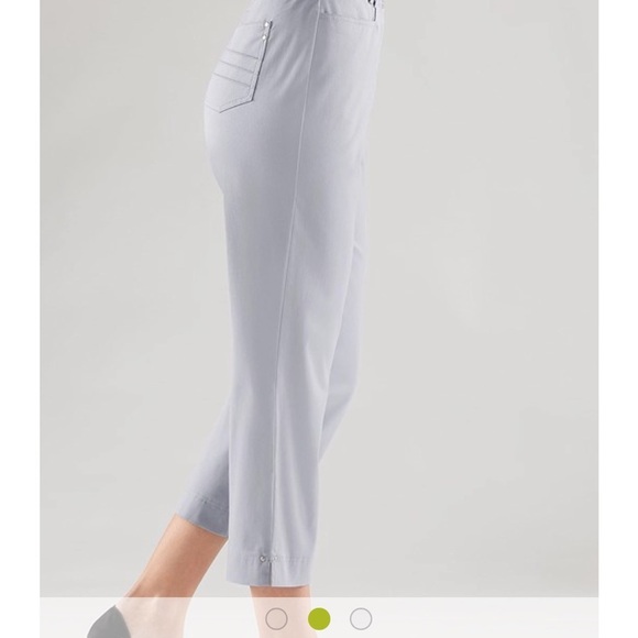 Pocket Detail Capri‎ Pant - Picture 3 of 6